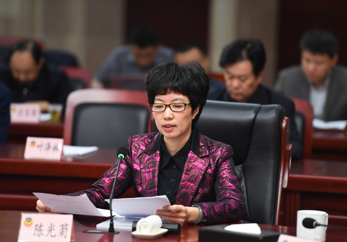 e5.陳光菊等12名委員和企業家代表圍繞協商主題資政建言。（張璨龍／攝）.jpg