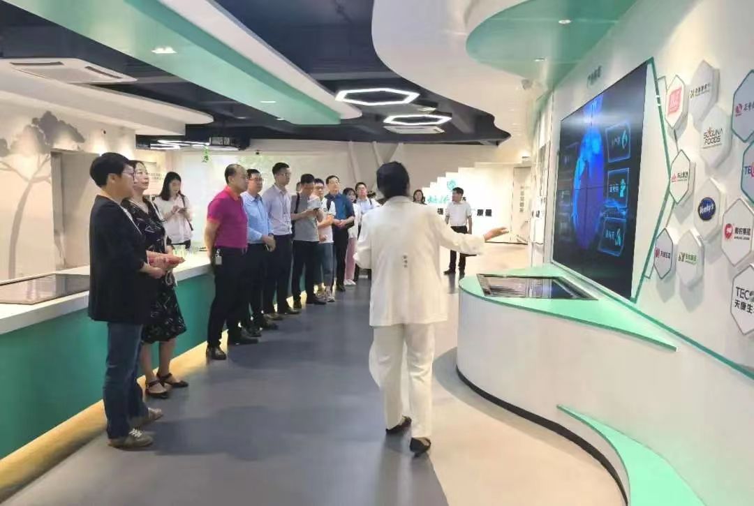 東西湖區政協工商聯界別委員走進上市企業回盛生物,開展上市輔導沙龍活動.jpg 東西湖區政協工商聯界別委員走進上市企業回盛生物,開展上市輔導沙龍活動.jpg